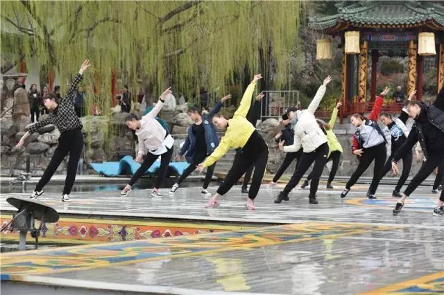 视觉震撼长恨歌演出,长恨歌一场演出多少人