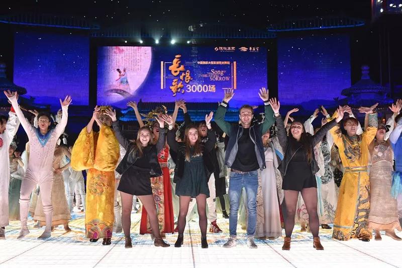 视觉震撼长恨歌演出,长恨歌一场演出多少人