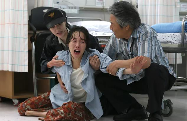 被人摧残到了内心深处受到伤害,被人用棍子打残废