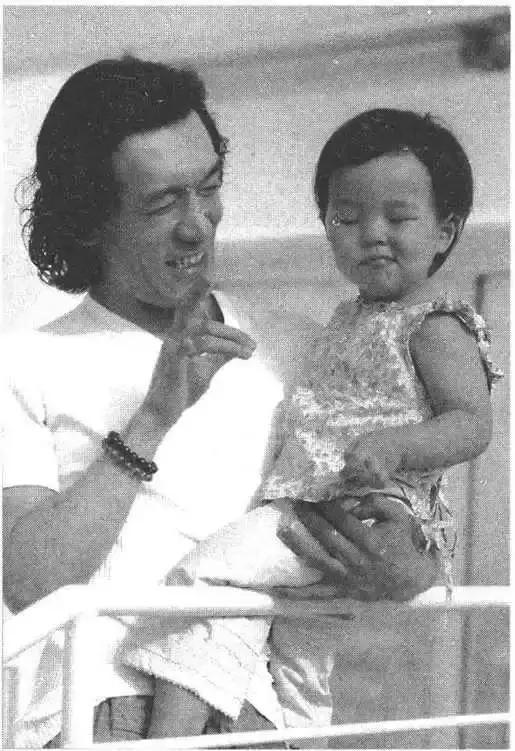 看完李咏写的《女儿法图麦·李》，泪奔！