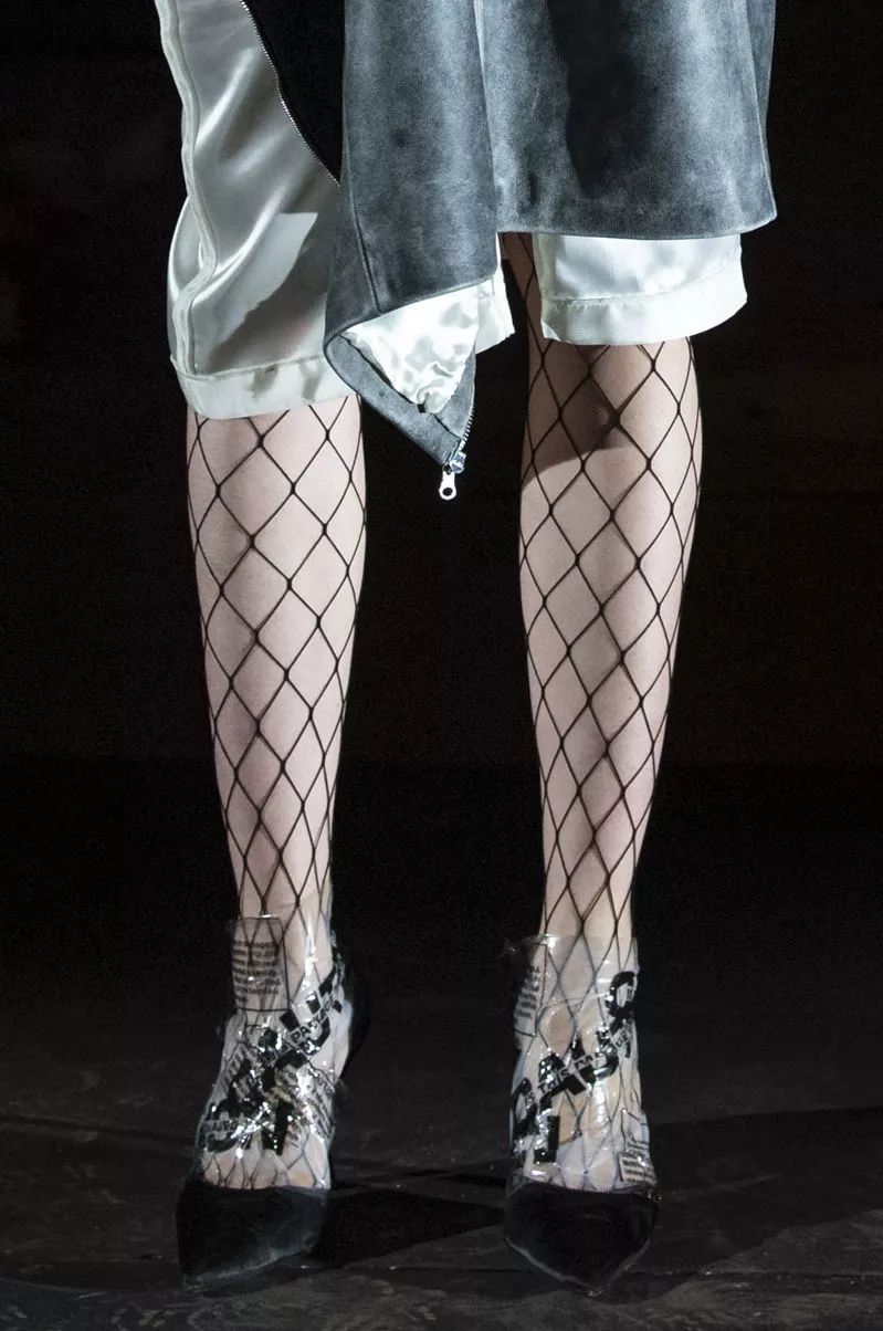 袜子怎样搭配才够舒适够时尚,袜子时尚搭配