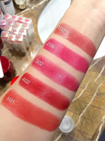 璧典附棰栧啹缁嶅嘲瀹樺绾㈣壊琛ｆ湇,璧典附棰栧珌缁欑埍鎯呯殑鏍峰瓙