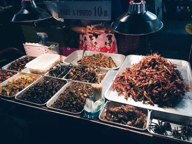 曼谷必去的夜市,曼谷joddfairs火车头夜市