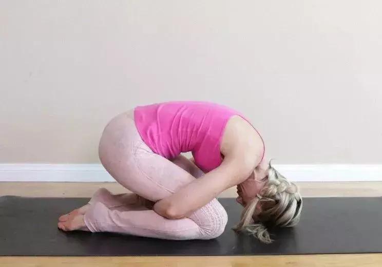 女人每天100个排毒养颜健身动作,懒人练什么动作可以紧致皮肤