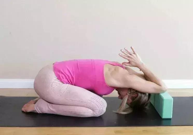 女人每天100个排毒养颜健身动作,懒人练什么动作可以紧致皮肤