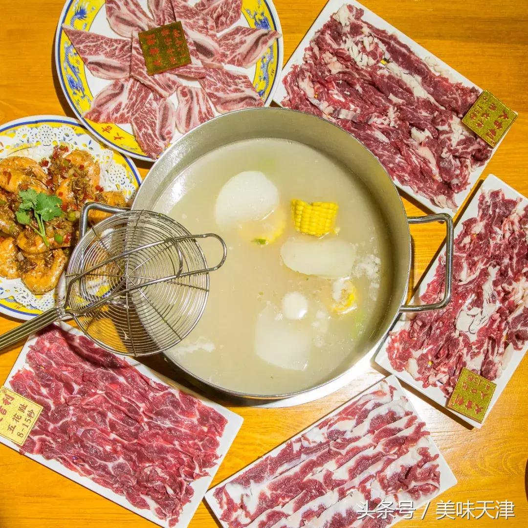 排队上千人的火锅店,单日排队8万人的火锅