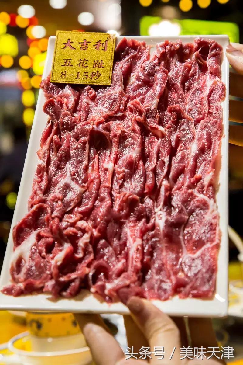 排队上千人的火锅店,单日排队8万人的火锅