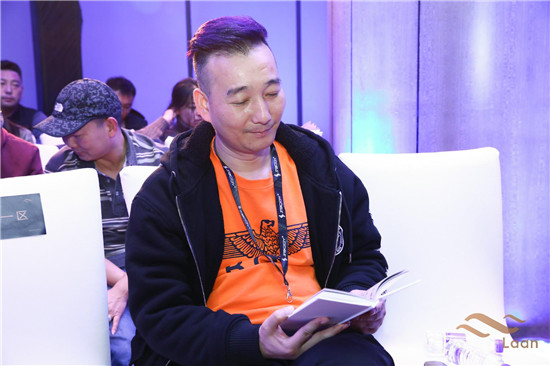 号称中国*子烟电**中的Apple，宣传的很到位，好不好，要等烟友亲测