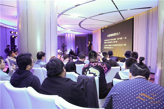 号称中国*子烟电**中的Apple，宣传的很到位，好不好，要等烟友亲测