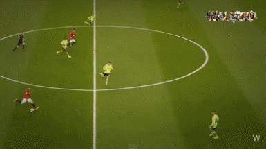 范佩西凌空抽射阿森纳是谁助攻,范佩西鱼跃冲顶和j罗的凌空抽射