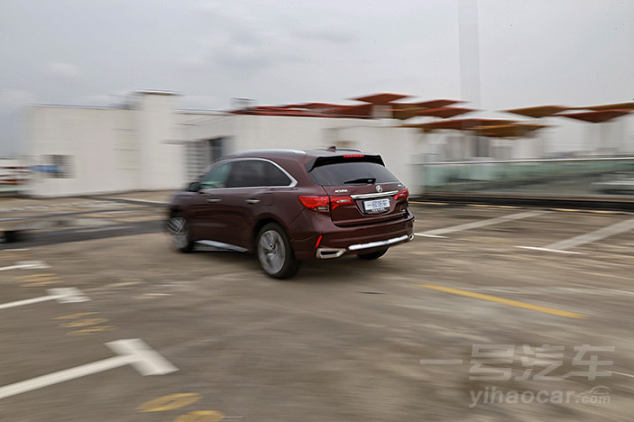 边开边聊试驾讴歌rdx,讴歌mdx驭弯乐趣篇