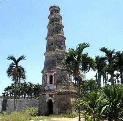 一座悬崖一所房子,一座悬崖上的城市