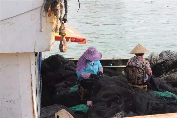 一座悬崖一所房子,一座悬崖上的城市