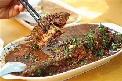 一座悬崖一所房子,一座悬崖上的城市