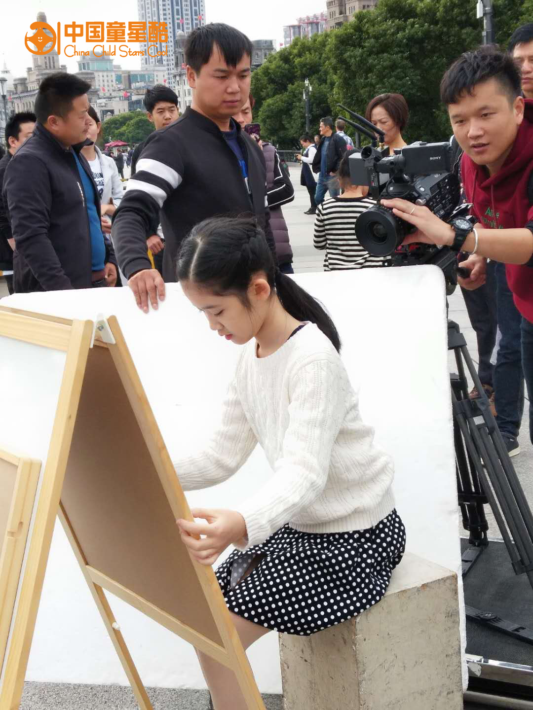 童星酷演员太疯狂，不到三个月再拍新片，颜值实力看得见！