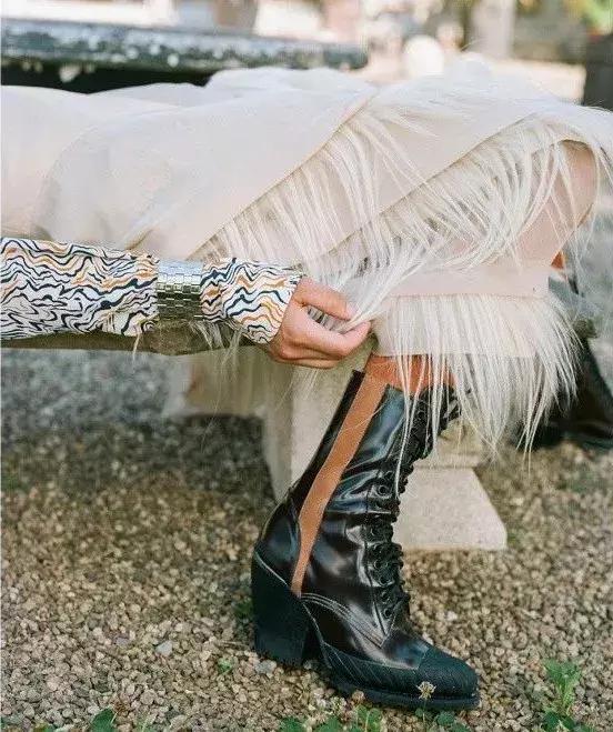 这个冬天的靴子,5款人气短靴时髦好看穿着又舒适