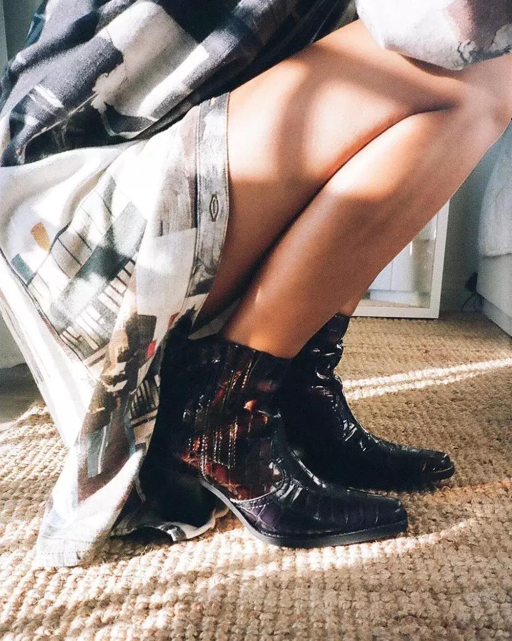 这个冬天的靴子,5款人气短靴时髦好看穿着又舒适