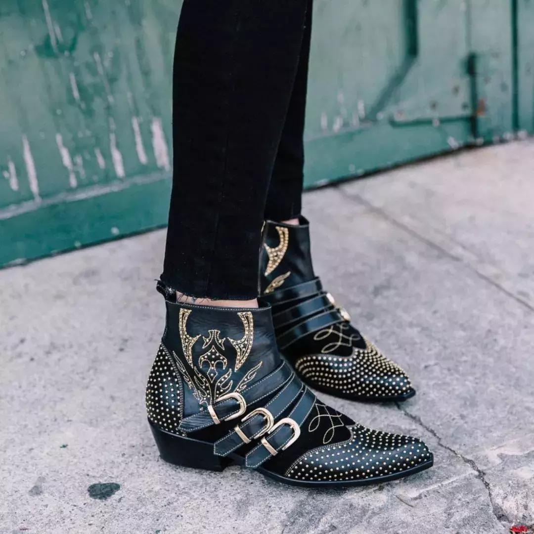 这个冬天的靴子,5款人气短靴时髦好看穿着又舒适