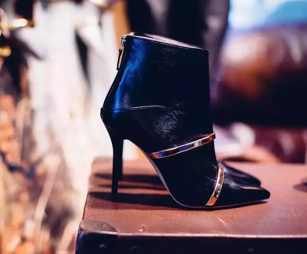 这个冬天的靴子,5款人气短靴时髦好看穿着又舒适