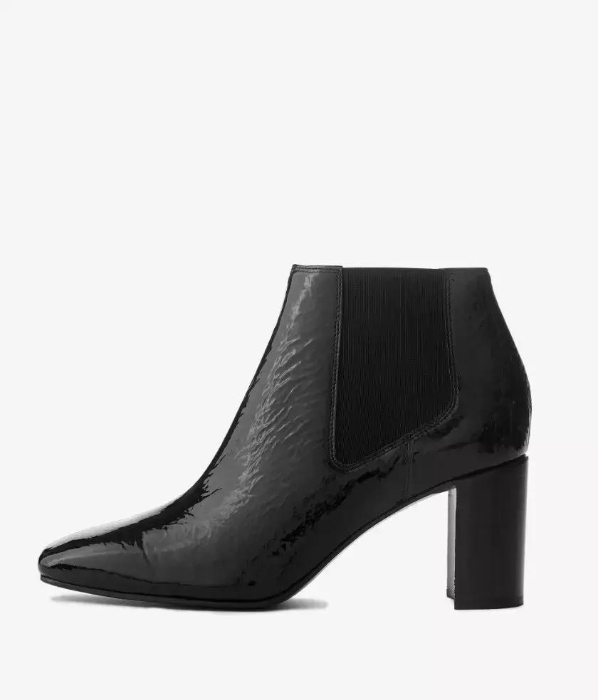 这个冬天的靴子,5款人气短靴时髦好看穿着又舒适