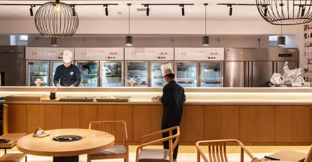 逆天！魔都这家“火锅界Cartier”按身高差打折，差的越多越便宜