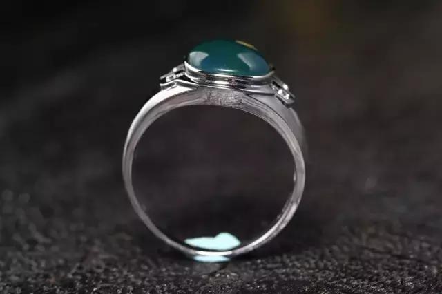 如何确定手镯戴多大,手镯戒指尺寸怎么戴