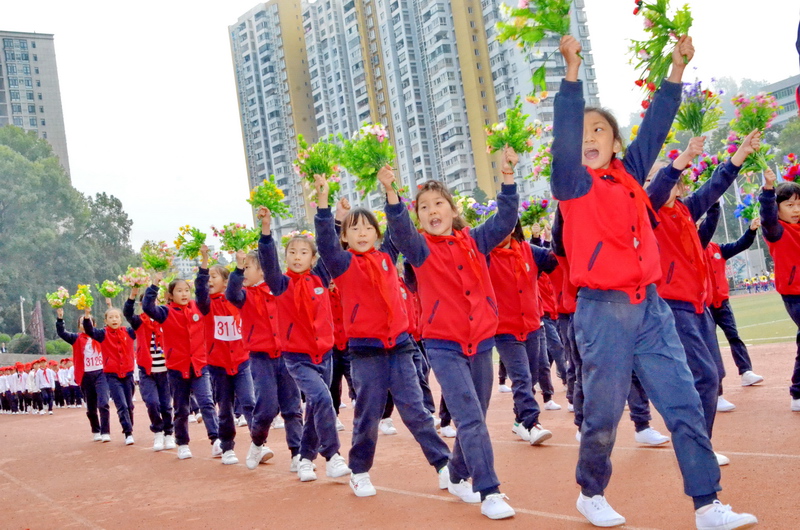 恩施市实验小学足球比赛,建始县实验小学2023运动会