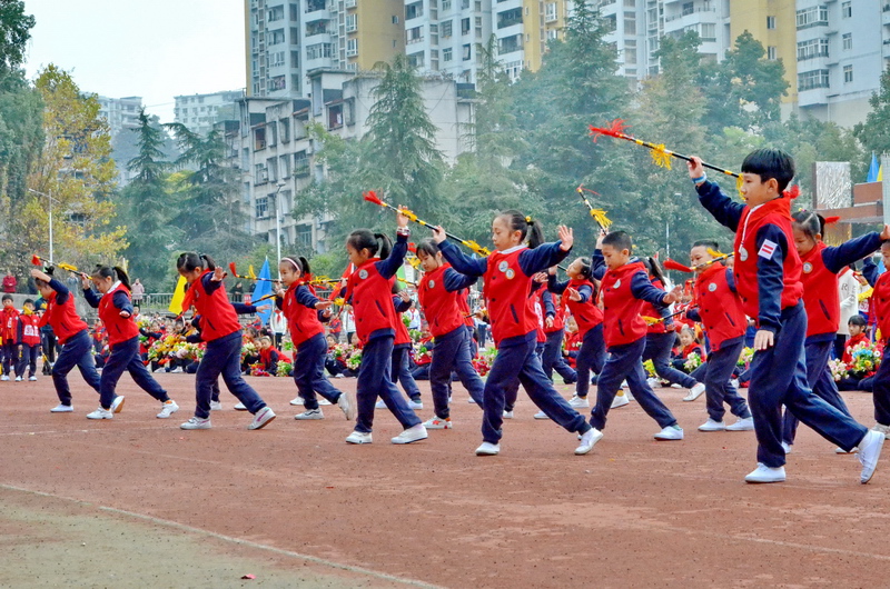 恩施市实验小学足球比赛,建始县实验小学2023运动会