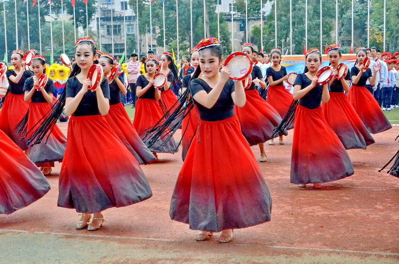 恩施市实验小学足球比赛,建始县实验小学2023运动会