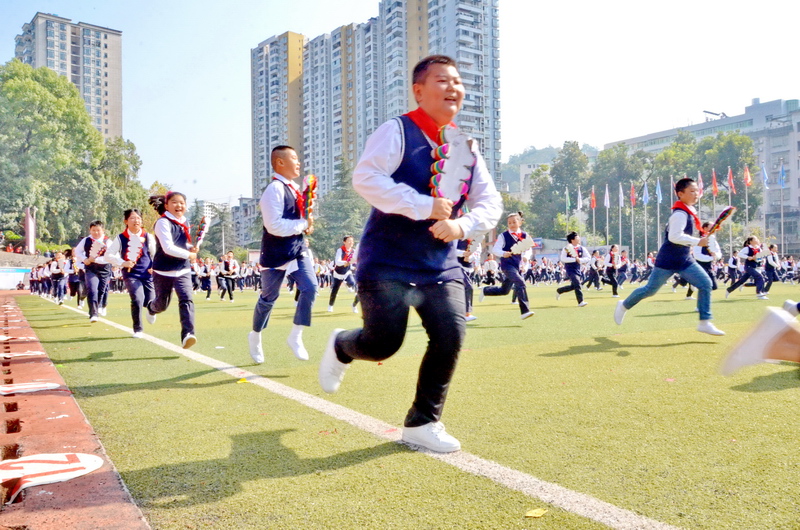 恩施市实验小学足球比赛,建始县实验小学2023运动会