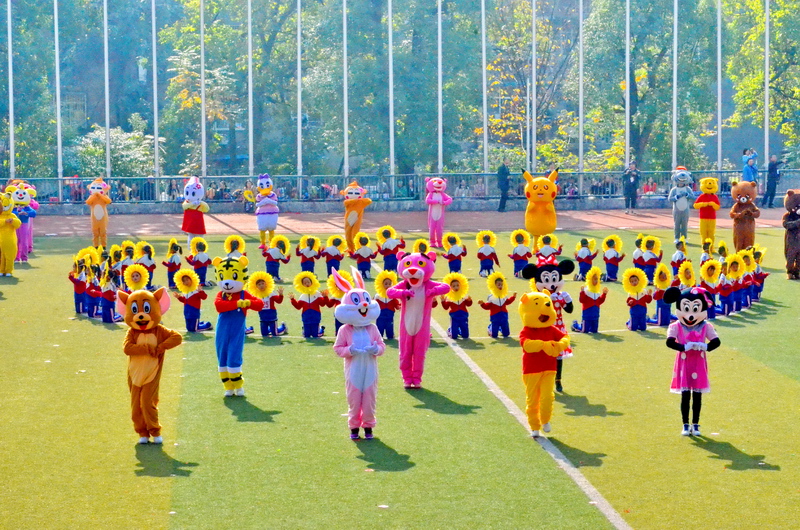 恩施市实验小学足球比赛,建始县实验小学2023运动会