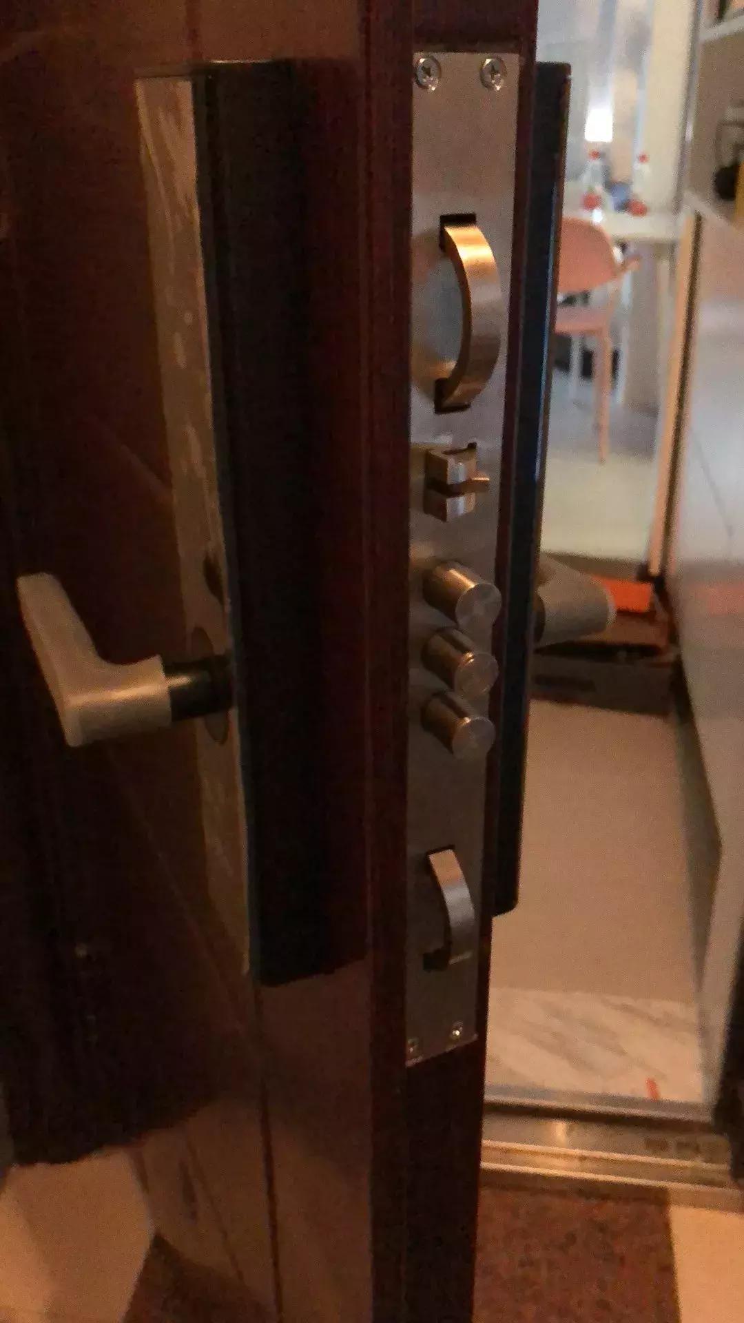 客餐厅隔断玄关加鞋柜,入门玄关改造餐厅