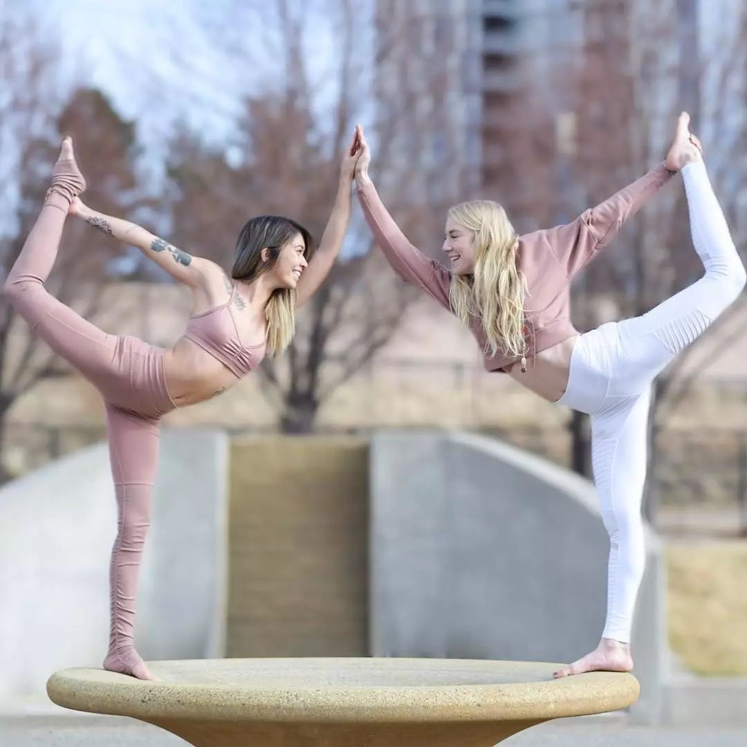 情绪不好导致脸上长痘痘,心情低落怎么调整练瑜伽