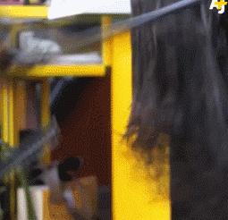 留学生有一种无法言说的「痛」叫做:“我在国外剪了个头发”