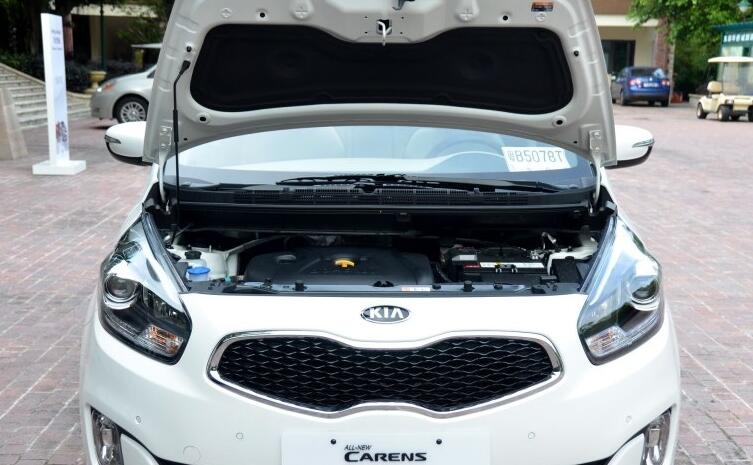 10万公里起亚新佳乐7座测评,现代库斯途和大众途安怎么选