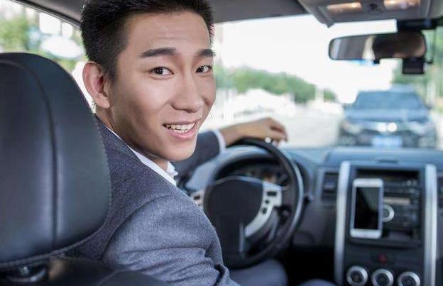 跑滴滴用纯电车与混动车哪个划算,跑滴滴cng车和电动车哪个划算