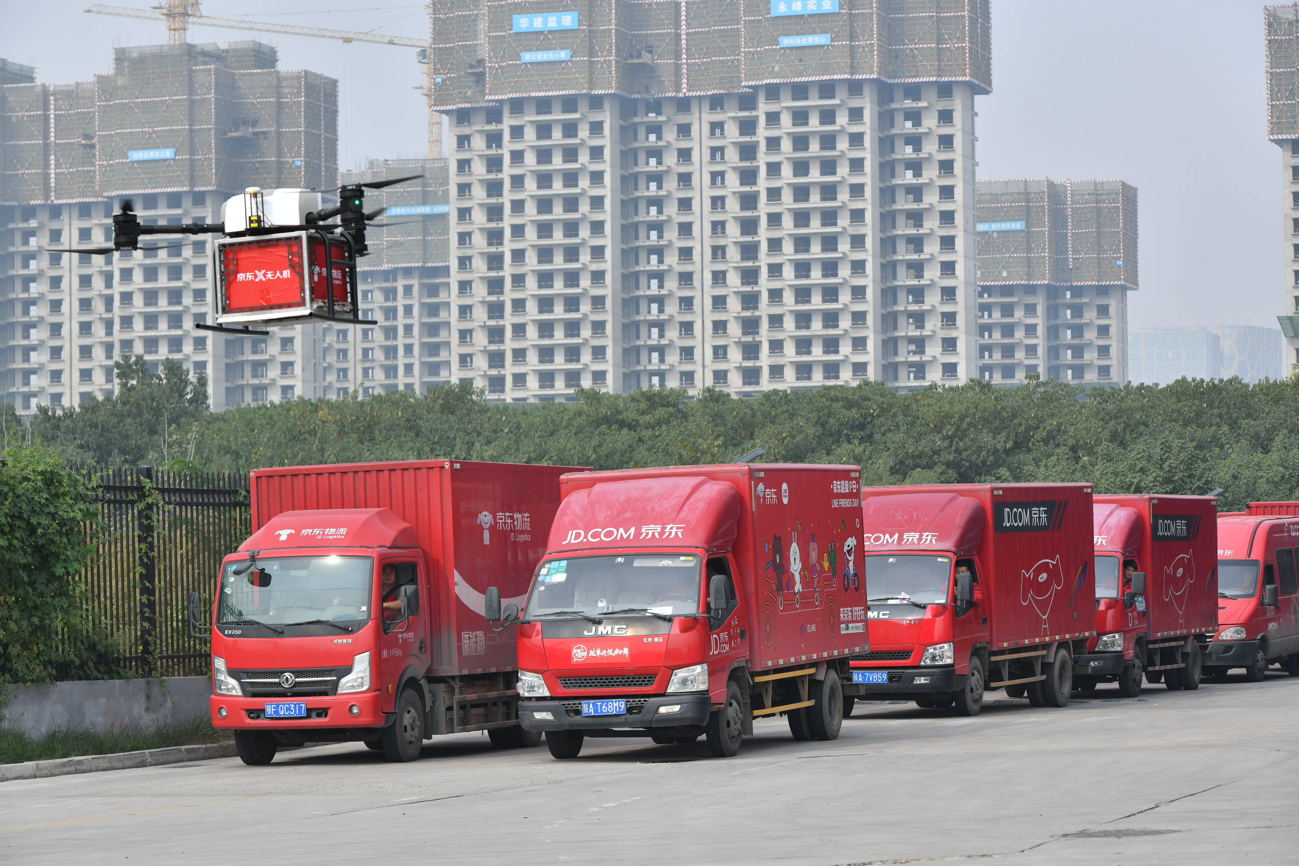 天上飞来外国货农家人足不出户也能“买全球”看京东物流在陕布局一件“全球购”串起的配送全“链条”