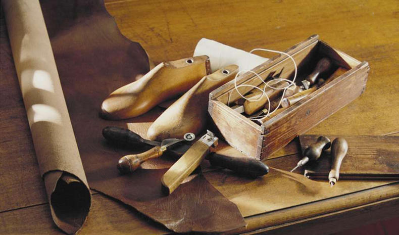 这家英国真正的百年老铺，号称只做舒适优雅的鞋