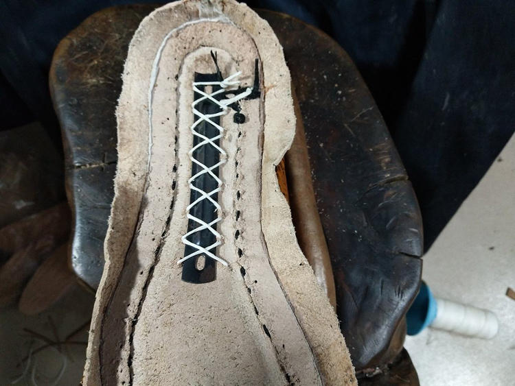 这家英国真正的百年老铺，号称只做舒适优雅的鞋