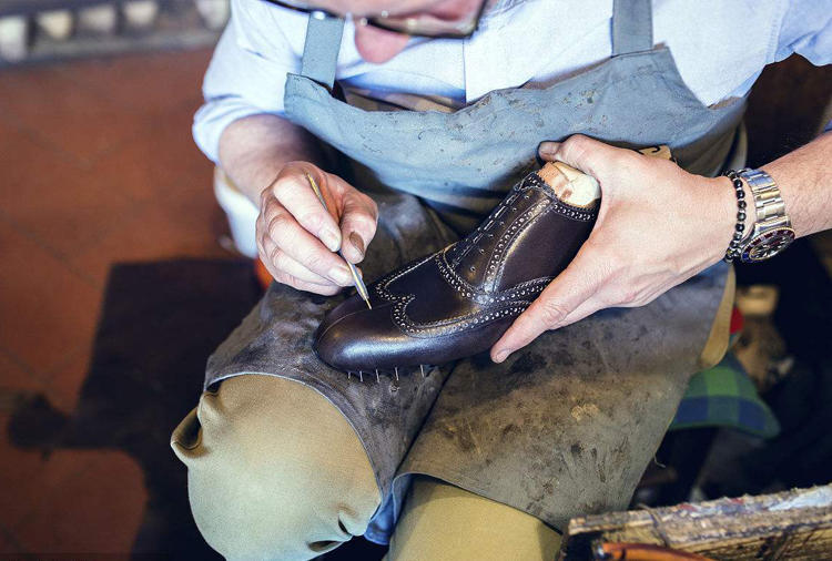 这家英国真正的百年老铺，号称只做舒适优雅的鞋