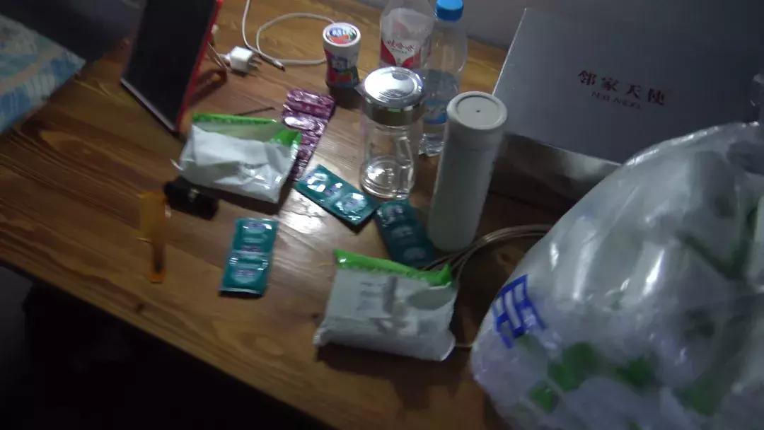 烟台立交桥下五个“洗头房”一夜被端！6人被拘！