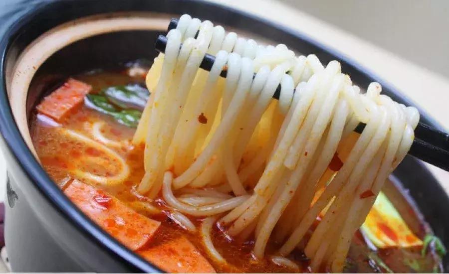 砂锅米线摆摊高汤,做砂锅米线高汤一天要多少