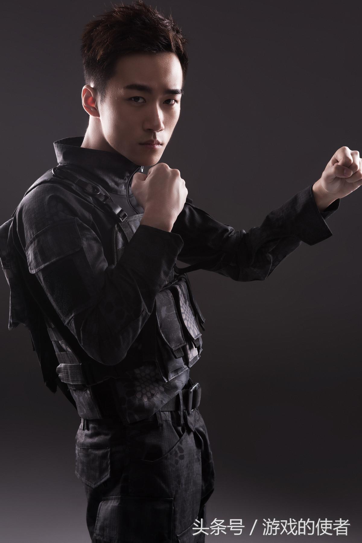 不求人直播吃鸡为啥是五排啊,虎牙吃鸡主播