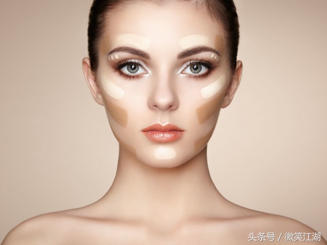 化妆时用气垫还是粉底液,化妆教程粉底粉饼选哪个