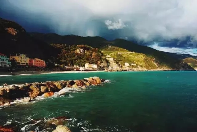 意大利五渔村风景微信头像,意大利五渔村海边小镇图片