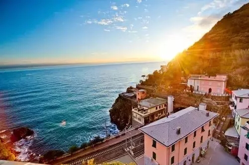 意大利五渔村风景微信头像,意大利五渔村海边小镇图片