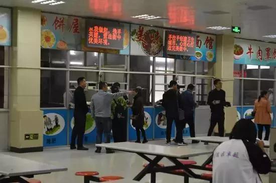 凌晨五点的衡水中学和北京四中,你见过凌晨5点的衡水中学吗