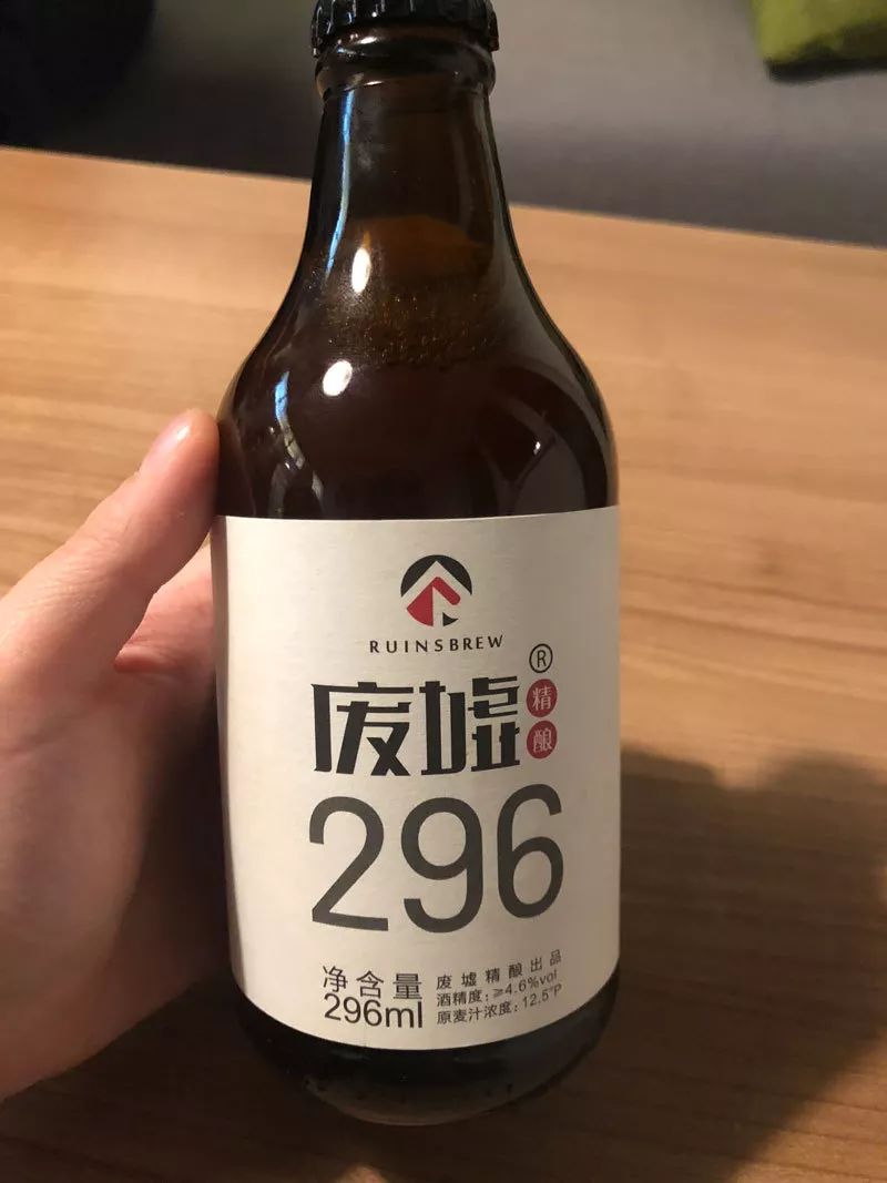 在便利店就能买到的啤酒,在便利店买了一罐啤酒