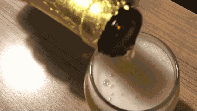 在便利店就能买到的啤酒,在便利店买了一罐啤酒