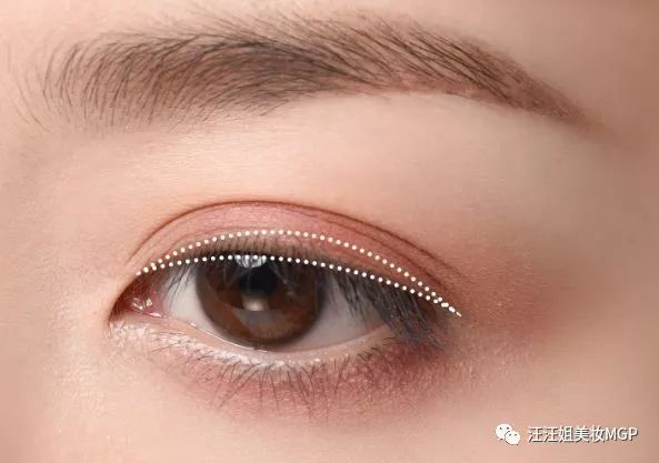 眼线一画就皱怎么办,眼线一画就糊怎么解决